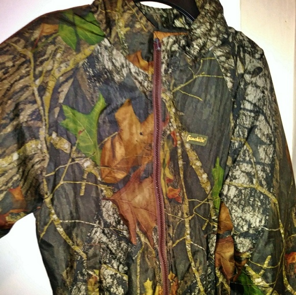 Mossy Oak Insulated Hunting/Outdoor Jacket - Picture 3 of 6